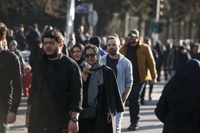 تجمع خودجوش مردم عزادار تهران در میدان انقلاب