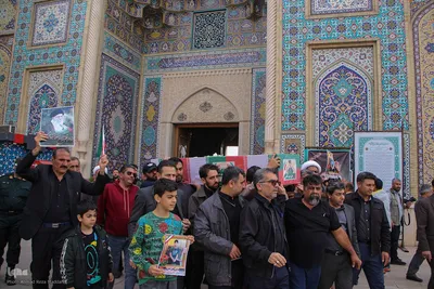 آیین تشییع دانش‌آموز شهید «علی حق‌شناس» در حرم شاهچراغ(ع)