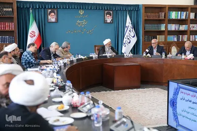 نشست فراکسیون قرآن مجلس با جمعی از پیشکسوتان و فعالان قرآنی