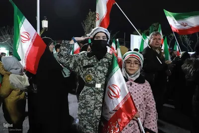 نمایش پهپاد شاهد ۱۳۶ در اجتماع شبانه تبریزی‌ها