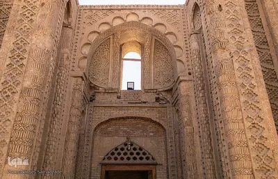 افراشته فیروزه‌ای؛ مسجد حکیم یا مسجد جورجیر
