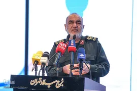 آیین گرامیداشت هفته دفاع مقدس و تجلیل از خادمان اربعین حسینی
