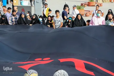اهتزاز پرچم حضرت سیدالشهدا در میدان امام حسین علیه السلام