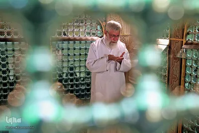 غبارروبی مضجع مطهر حضرت امام رضا (ع) با حضور رهبر انقلاب
