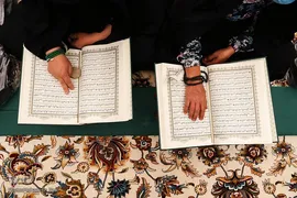 مراسم جزء خوانی قرآن کریم باحضور بانوان مجاور و زائر امام رئوف در دارالقرآن حرم مطهر امام رضا(ع)