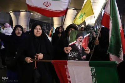 شیراز ایستاده در پای کار انقلاب اسلامی