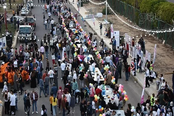 Mısır’da en uzun iftar sofrası kuruldu + fotoğraf