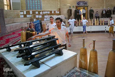 تجلیل از پهلوانان زورخانه خلیل عقاب‎