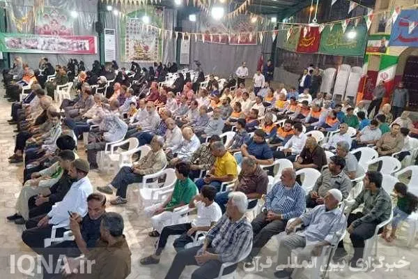 تجلیل از خانواده‌های حماسه‌آفرینان دفاع مقدس در مسجد توحید بوشهر
