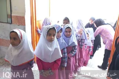 جشن شکوفه‌ها در مدارس روستای گورک بندر دلوار 