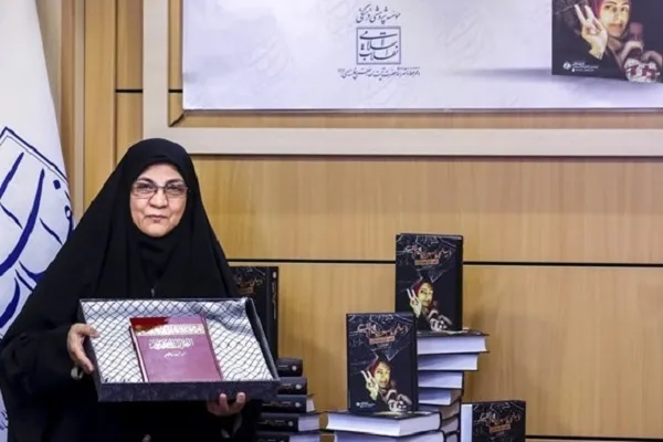 تقدیر رهبر معظم انقلاب از نویسنده کتاب «اینجا سوریه است»