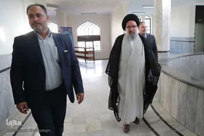 ⁨آیین رونمایی کتاب سه جلدی شرح نهج البلاغه⁩