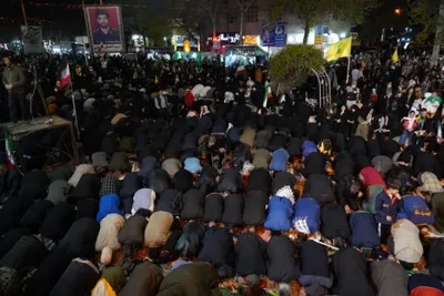 اقامه نماز استغاثه به امام زمان(عج) در خرم‌آباد