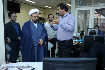
بازدید حجت‌الاسلام والمسلمین حبیب رضا ارزانی، دبیر ستاد عالی کانونهای فرهنگی و هنری مساجد کشور از تحریریه ایکنا