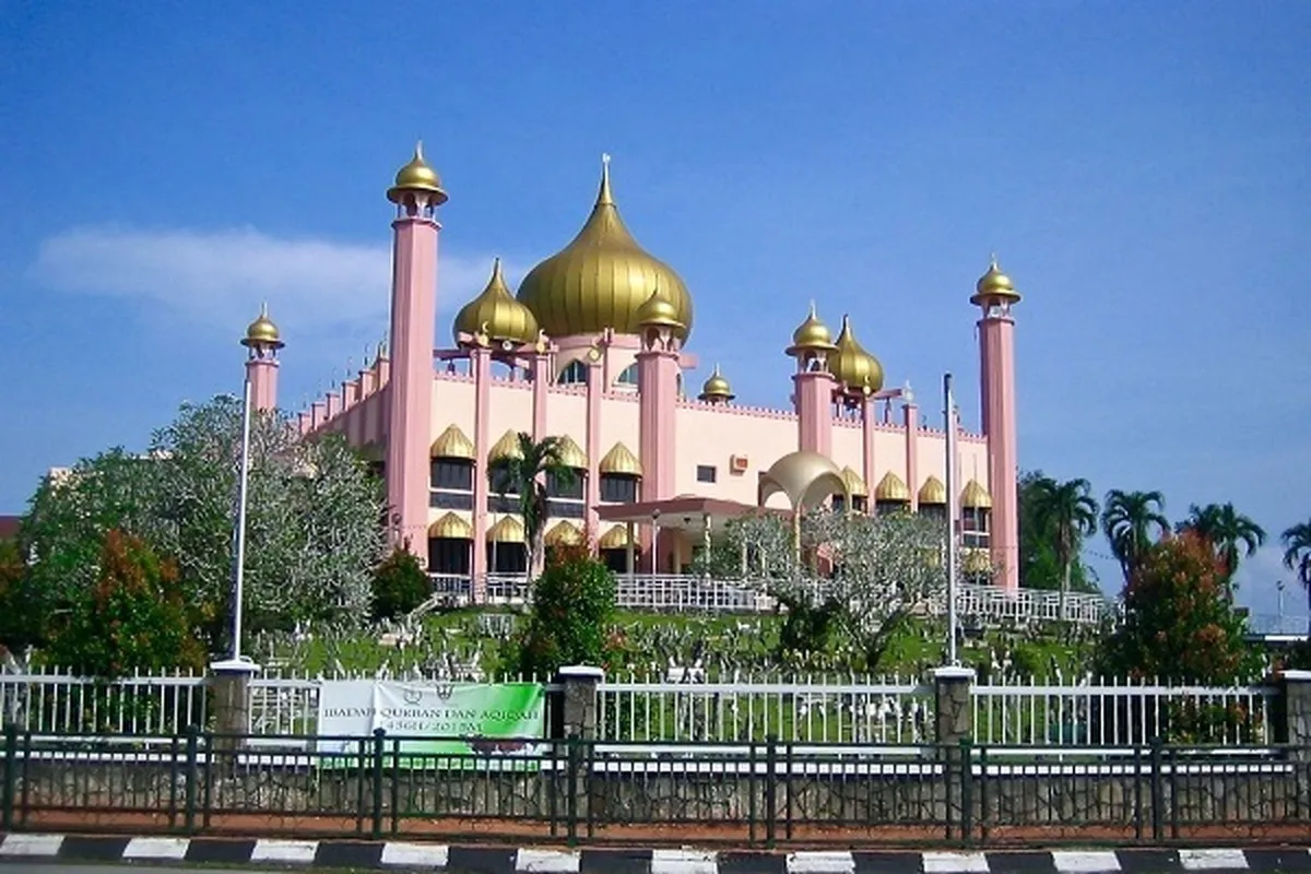 Friday Prayer Sermons at Malaysia Mosque to Be Delivered in English  