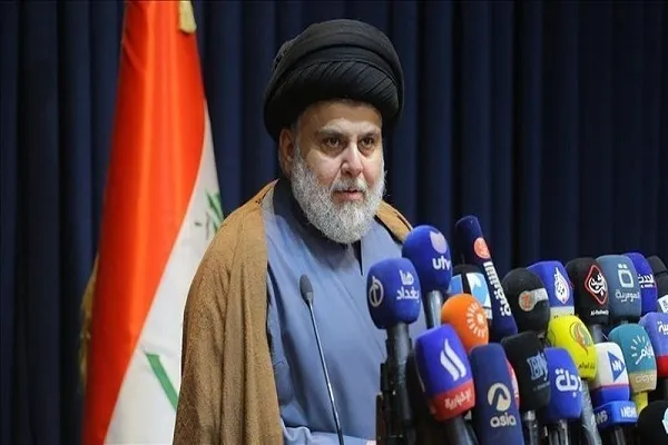 مقتدی صدر از سیاست کناره‌گیری کرد