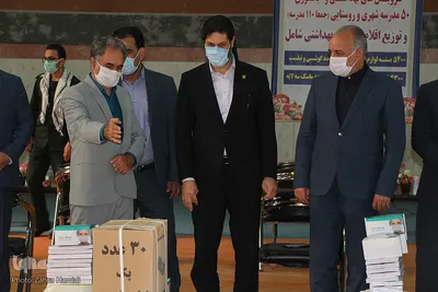 توزیع اقلام بهداشتی و آموزشی بین دانش آموزان محروم بیرجند