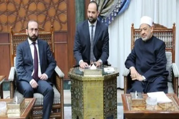 El Ezher Şeyhi, Ermenistan Dışişleri Bakanı ile görüştü