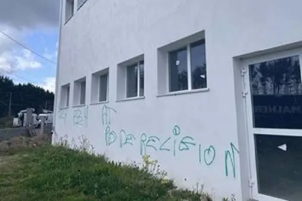 France : des tags haineux sur une mosquée