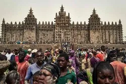 La mosquée de Djenné, restaurée, passe à l’énergie solaire