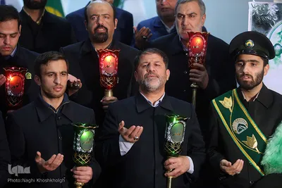 اهتزاز پرچم گنبد حرم حضرت عبدالعظیم(ع) بر فراز برج میلاد