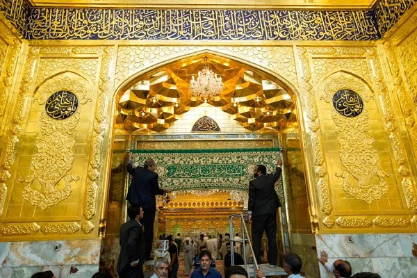 هدیه بانوان اصفهانی به حرم حضرت عباس(ع)
