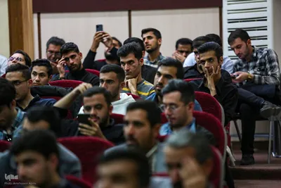نشست صمیمی تشکل‌های دانشجویی فارس با امام جمعه شیراز