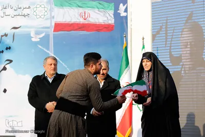 آیین برافراشتن بزرگترین پرچم جمهوری اسلامی ایران