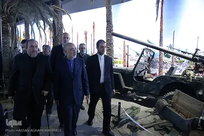بازدید علی‌اکبر صالحی، رییس سازمان انرژی اتمی از باغ موزه دفاع مقدس