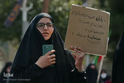 تجمع طلاب حوزه علمیه قم در محکومیت هتک حرمت به قرآن