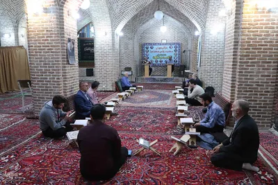 جلسه تخصصی قرائت قرآن کریم در مسجد استاد شاگرد تبریز