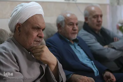 حضور جمعی از جامعه قرآنی در منزل حجت‌الاسلام والمسلمین محمدرضا شهید‌ی‌پور، پیشکسوت قرآنی