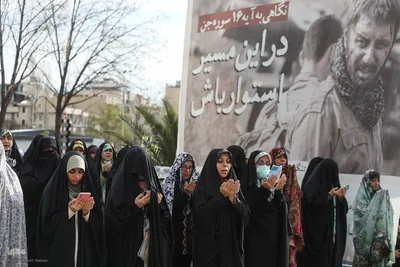 اقامه نماز عید فطر به امامت رهبر معظم انقلاب اسلامی در مصلای امام خمینی (ره)