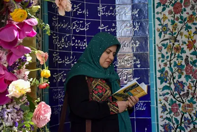 مراسم گلباران آرامگاه سعدی