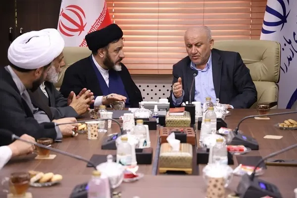 دیدار اعضای هیئت رئیسه مجمع نمایندگان حوزه علمیه قم با استاندار مازندران
