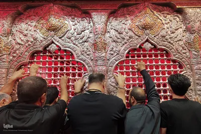 بین الحرمین در انتظار پیکر مطهر رهبر شهید