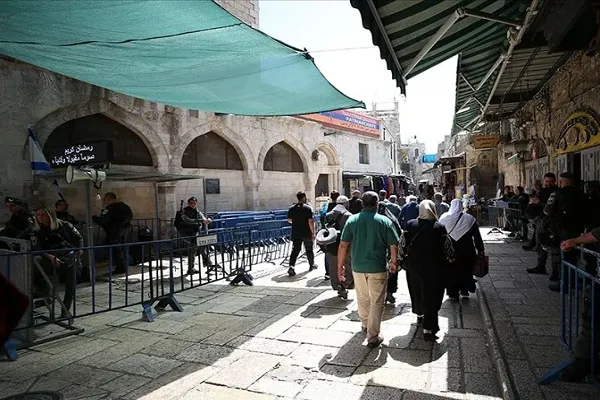 İsrail, Mescid-i Aksa'da cuma namazı kılınmasını 28 haftadır kısıtlıyor