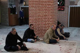 کرسی تلاوت قرآن در دانشگاه هنر اسلامی تبریز‎