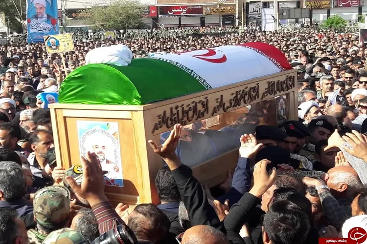 پیکر امام جمعه کازرون تشییع شد