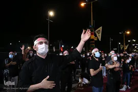 عزاداری شب تاسوعای حسینی هیات «ریحانة الحسین(ع)» با مداحی سیدمجید بنی فاطمه در پارک ارم تهران