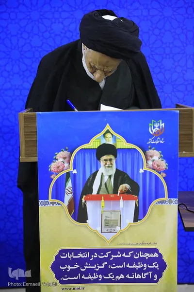 حضور نماینده ولی فقیه در خراسان‌جنوبی پای صندوق رأی