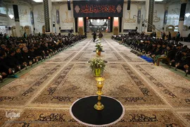 آیین سنتی شمع گردانی در حرم حضرت معصومه(س)