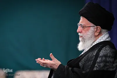آخرین شب عزاداری حضرت اباعبدالله الحسین(ع) در حسینیه امام خمینی(ره) با حضور رهبر معظم انقلاب اسلامی