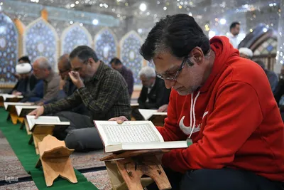 محفل انس با قرآن کریم در حرم سید علاءالدین حسین(ع)