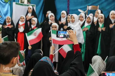 جشن «دختران انقلاب» به‎‌مناسبت آغاز دهه‌ی پرفروغ فجر انقلاب اسلامی