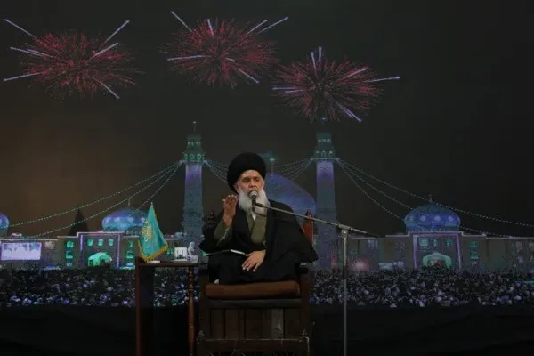 مردم با وجود مشکلات پای امام  زمان(عج) ایستاده‌اند