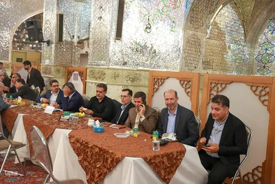 میز خدمت مسئولان استان فارس در حرم مطهر شاهچراغ(ع)
