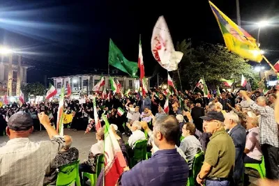 یکصد و سومین شب وفاداری مردم  در  حماسه میدان شهدای شهرستان بابلسر‌