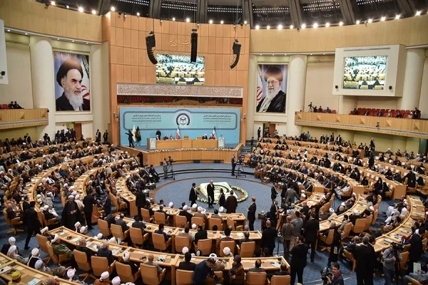 رهبر معظم انقلاب با عفو و تخفیف مجازات تعدادی از محکومان موافقت کردند