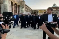 Le président iranien dans la Grande Mosquée des Omeyyades, une prière et des messages